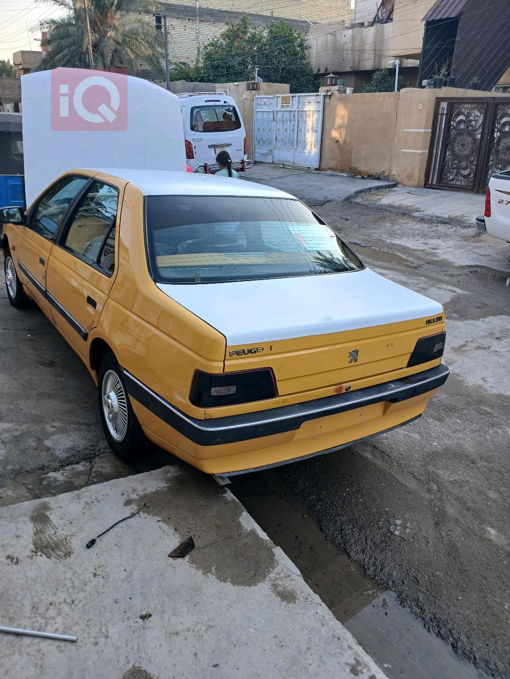 Peugeot 405